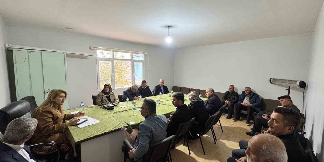 Ölmeztoprak’tan Muhtarlarla İstişare, Hastanede Umut Buluşması Ve Öğretmenler Günü Programı