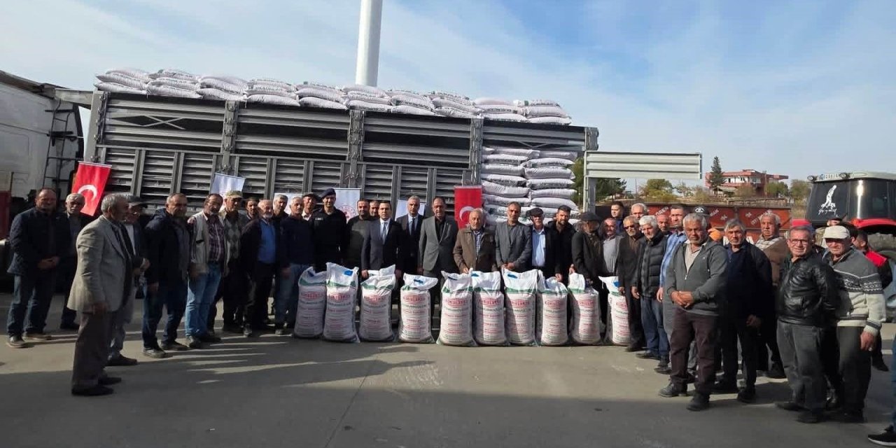 Gölbaşı Çiftçisine 50 Ton Nohut Tohumu Dağıtıldı