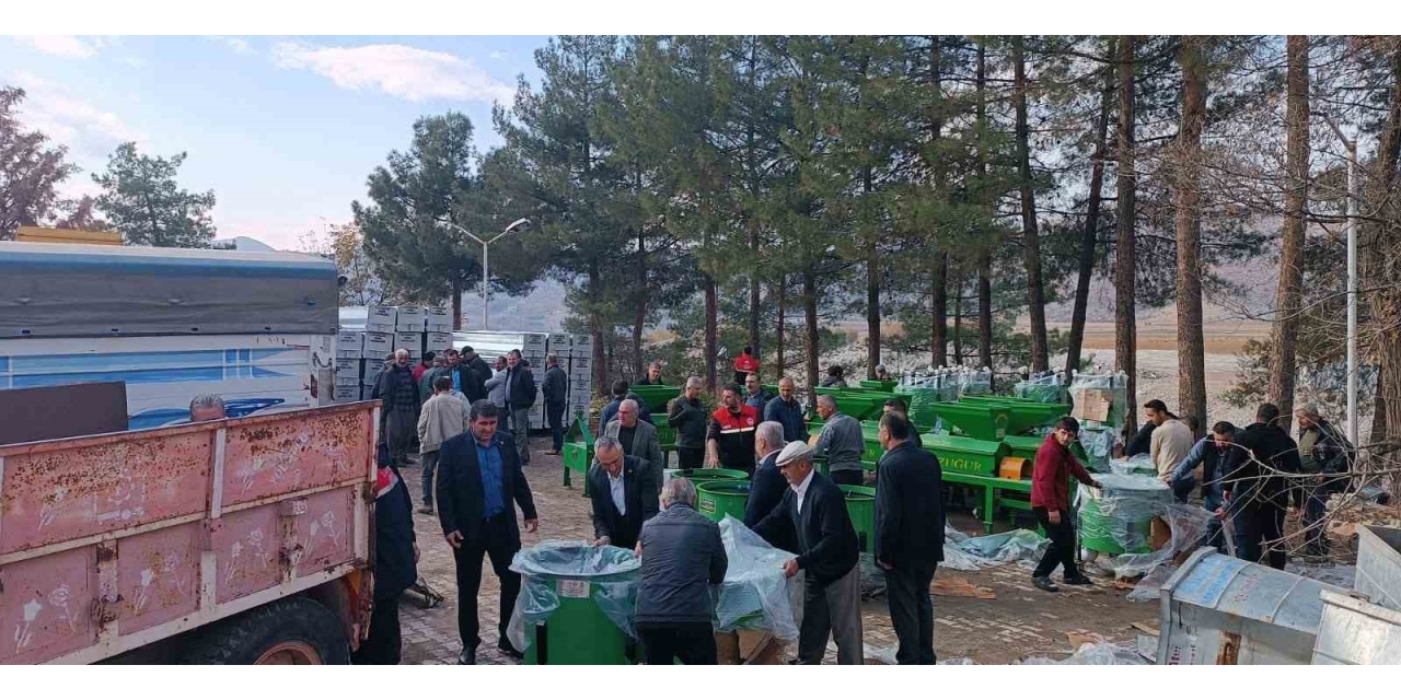 Gölbaşı’nda Çiftçilere Makine Ve Ekipman Desteği
