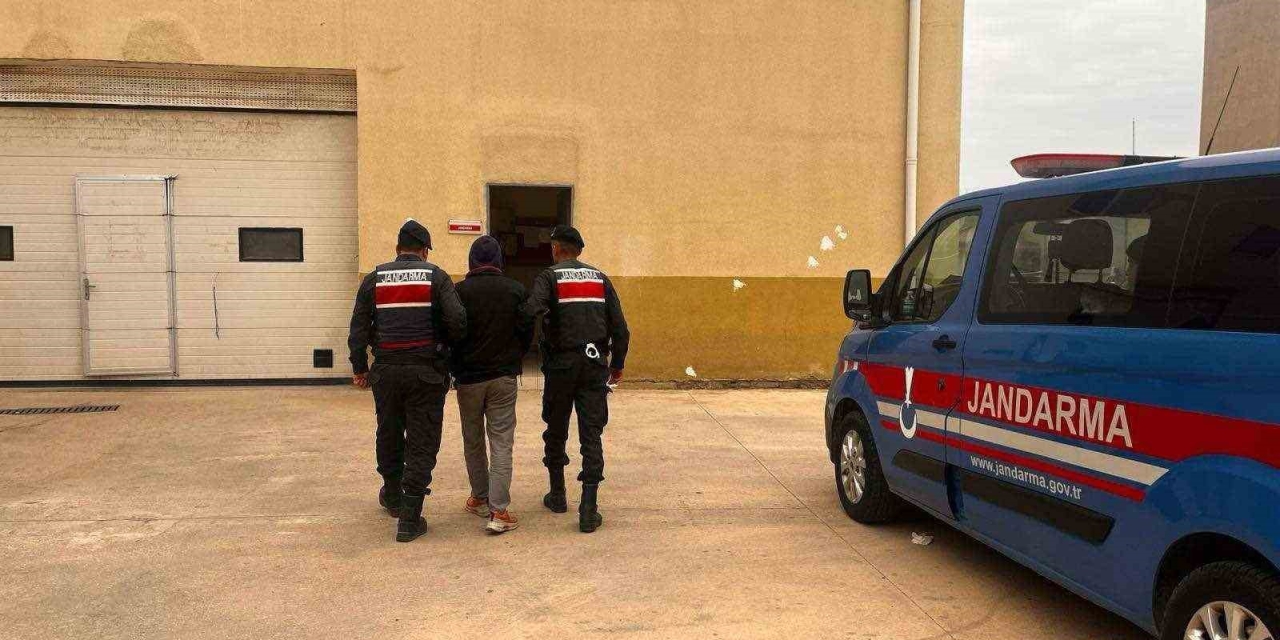 Hırsızlık Suçundan 25 Yıl Kesinleşmiş Cezayla Aranan Şahsı Jandarma Yakaladı