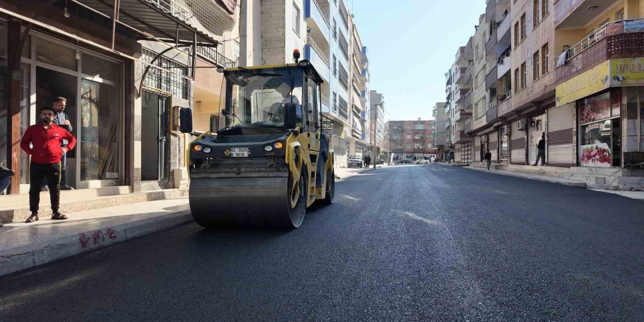 Büyükşehir Belediyesi’nden Kış Öncesi Asfalt Serimi Mesaisi