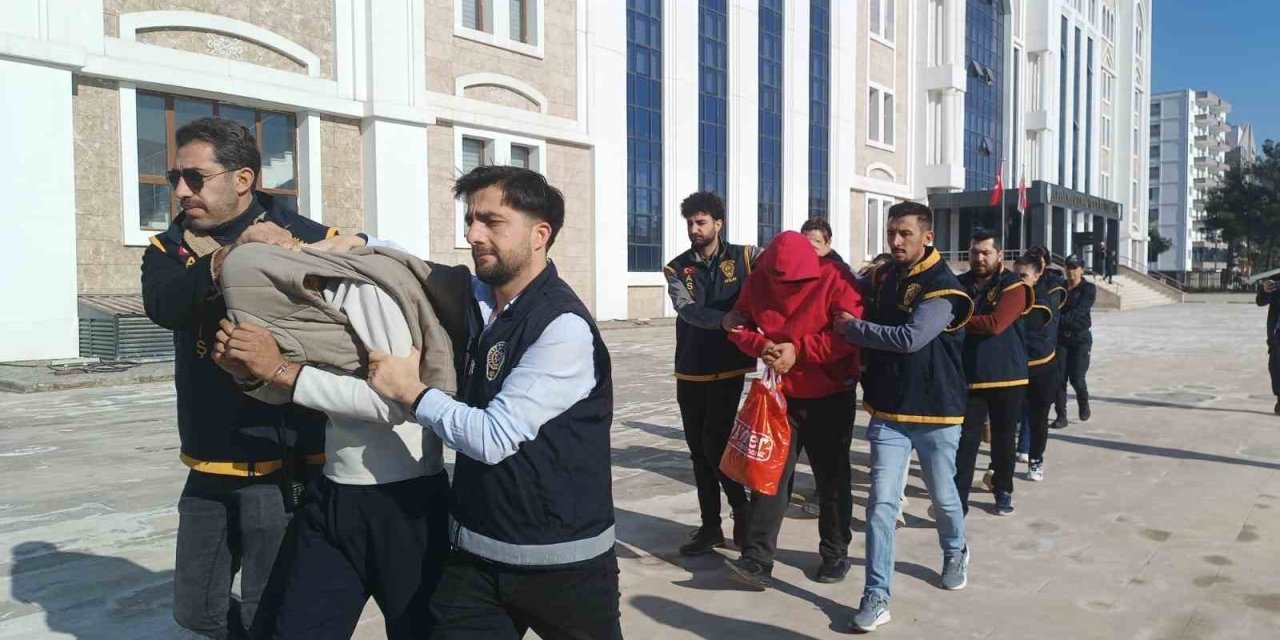 Masaj Salonlarına Fuhuş Operasyonunda 6 Kişi Tutuklandı