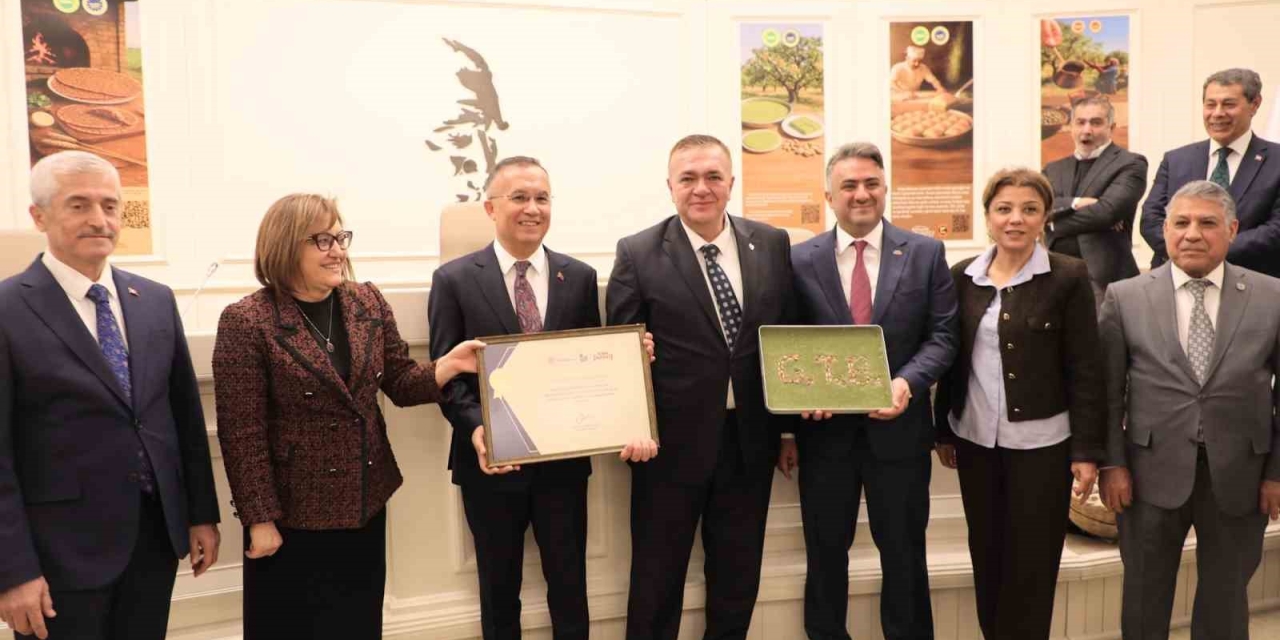 Gtb’ye Coğrafi İşaret Başarıları İçin Teşekkür Plaketi