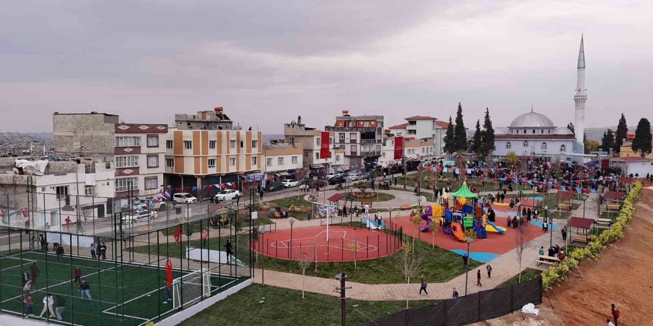 Gaziantep Büyükşehir Tarafından Yapılan Mithat Paşa Parkı Açıldı