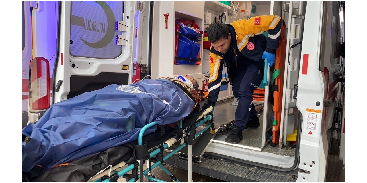 Şarampole Devrilen Otomobilde 3 Kişi Yaralandı