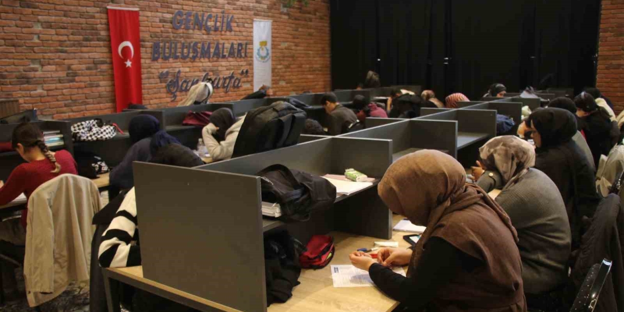 Haliliye’deki Öğrencilere Eğitim Desteği