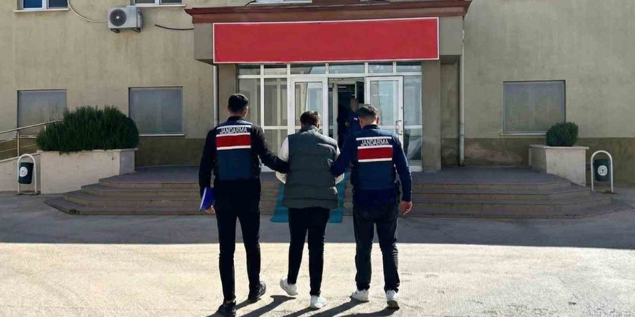 Gaziantep’te 11’er Yıl Hapis Cezasıyla Aranan 3 Şahsı Jandarma Yakaladı