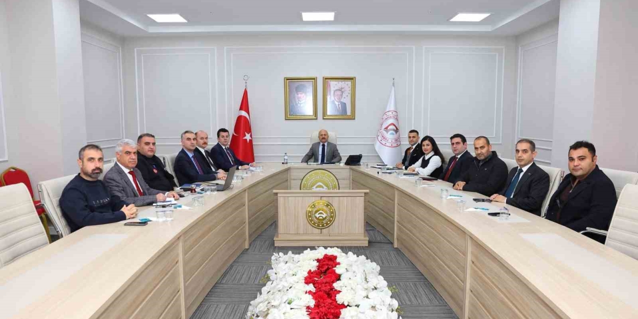 Vali Yardımcılarıyla Değerlendirme Toplantısı  Yapıldı