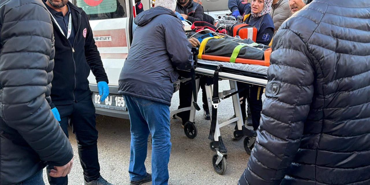 Kahta'da Traktör Devrildi: 1 Ölü