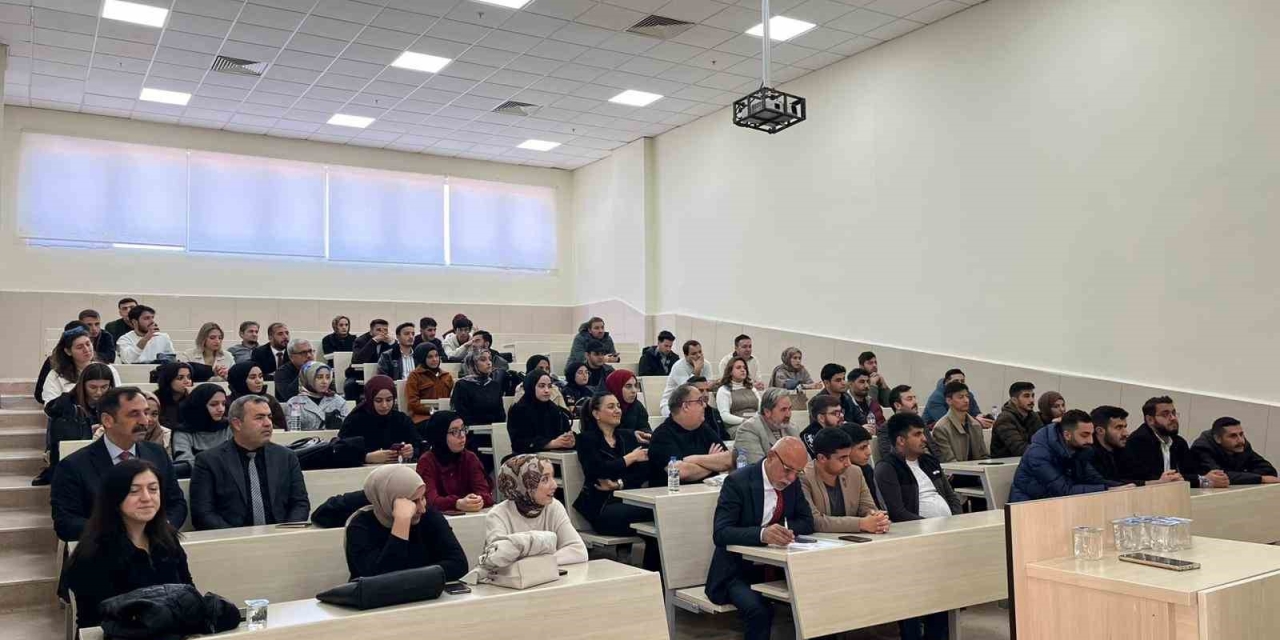 İktisadi Ve İdari Bilimler Fakültesi’nde Stk Zirvesi Düzenlendi