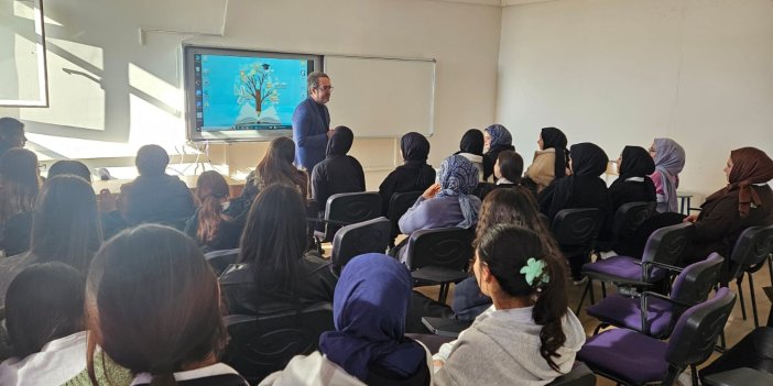 Öğrenciler Bilinçli Enerji Tüketimi Hakkında Bilgilendirildi