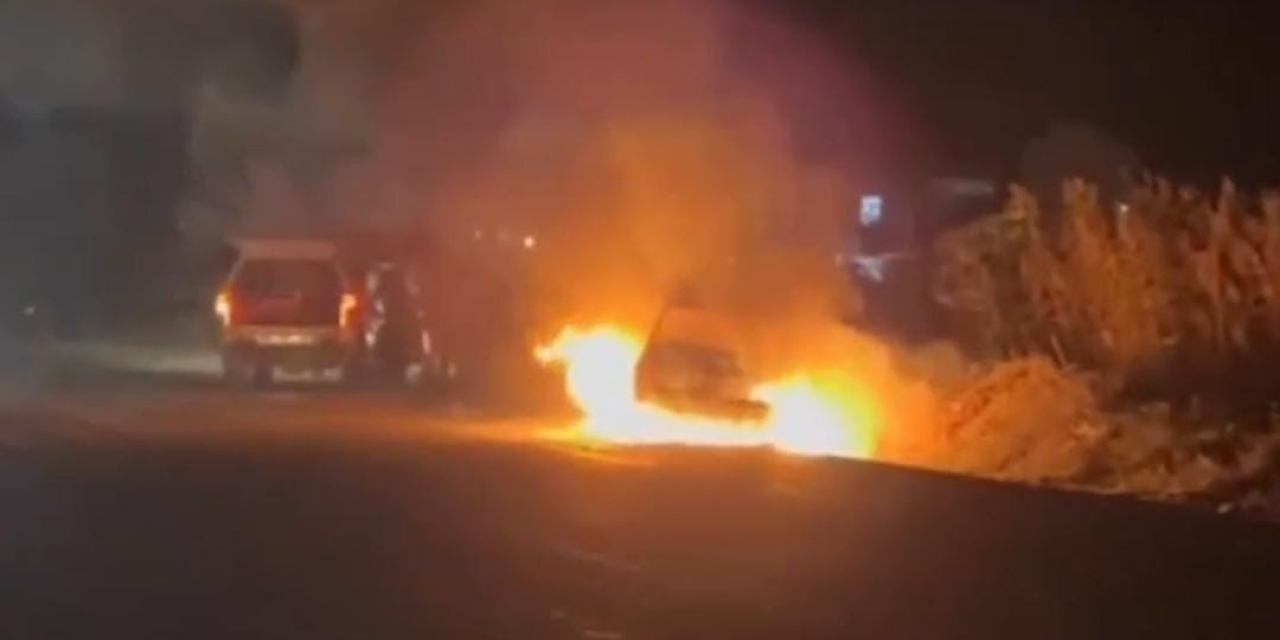 Şanlıurfa’da Bir Kişi Otomobilini Ateşe Verdi