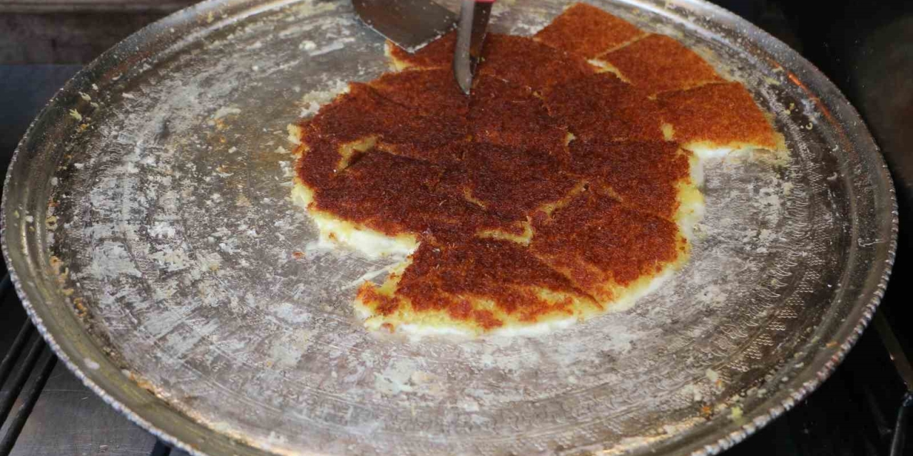 Turistlerden Lübnan Künefesine Yoğun İlgi