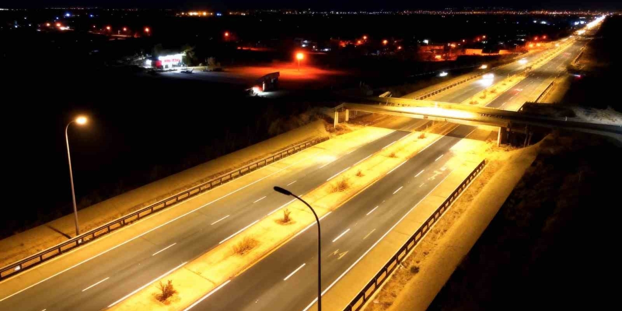 Dicle Elektrik’ten Şanlıurfa-mardin Karayoluna 49 Milyon Tl’lik Aydınlatma