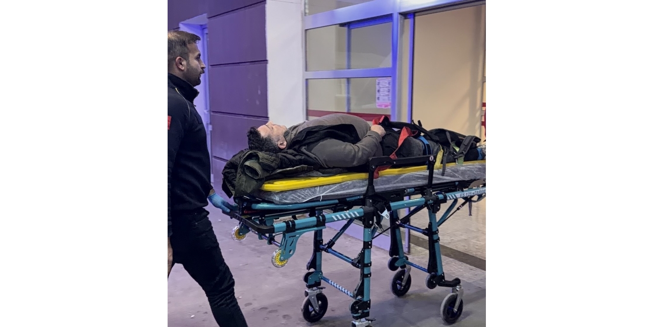 Çukura Giren Motosiklet Devrildi: 1 Yaralı