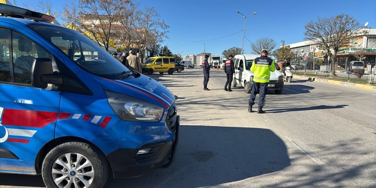 Gaziantep’te Jandarmadan ’huzurlu Okul Önleri-huzurlu Sokaklar’ Uygulaması