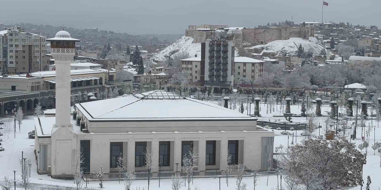 Gaziantep Güne Beyaz Örtü İle Uyandı
