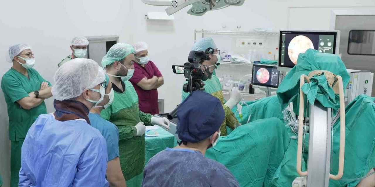 Malatya Eğitim Ve Araştırma Hastanesi’nde 320 Kişinin Katıldığı Canlı Cerrahi Kursu
