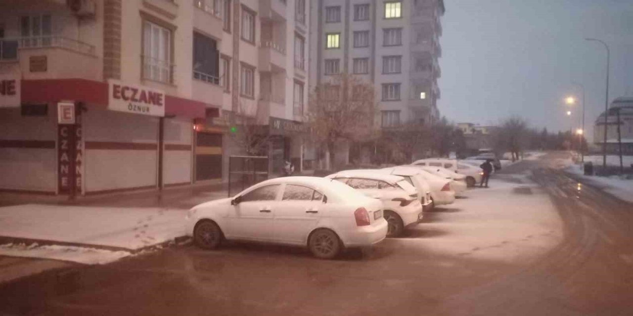 Yavuzeli’nde Kar Yağışı Etkili Oldu