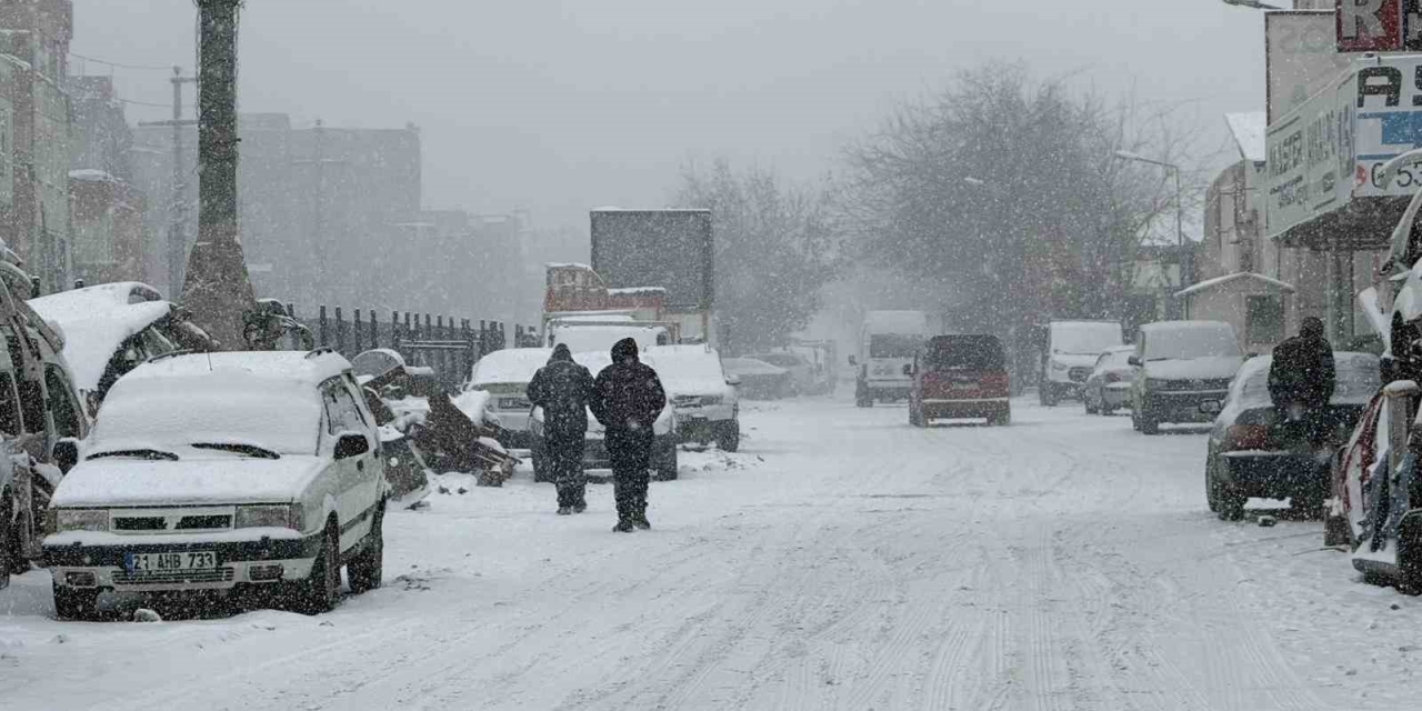 Diyarbakır’da Kar Yağışı Başladı