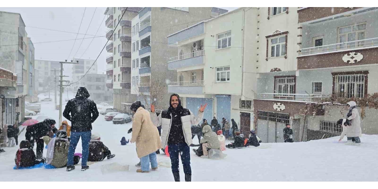 Çermik’te Karın Yağışına En Çok Çocuklar Sevindi
