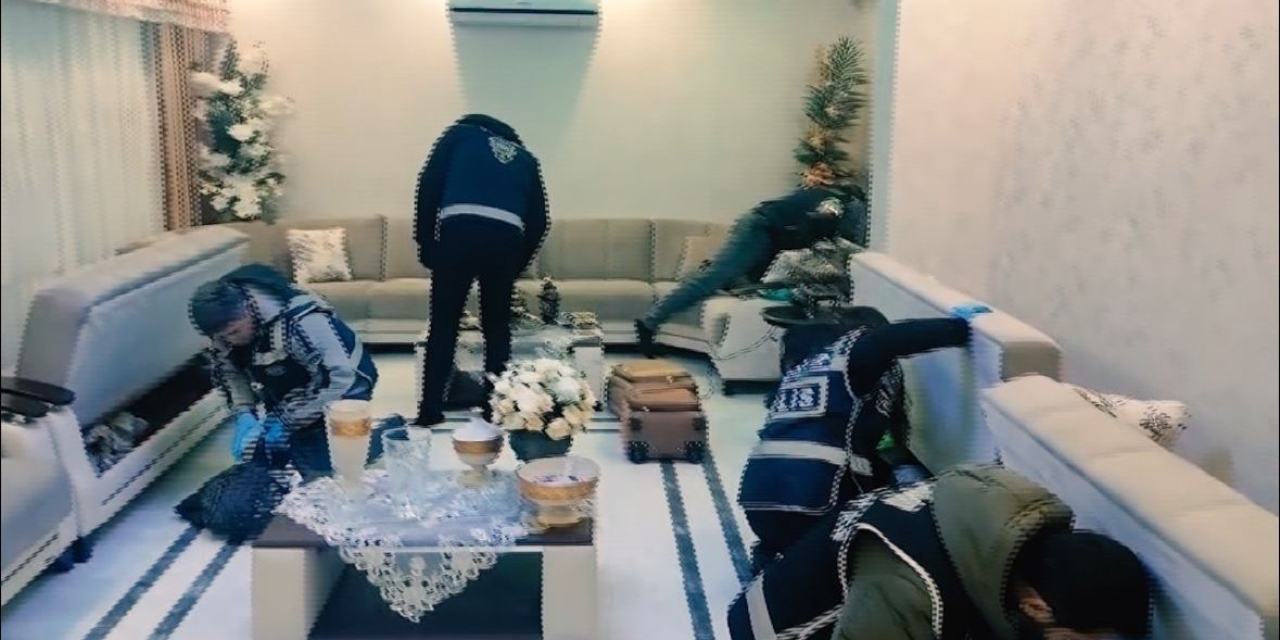 Gaziantep’te Nitelikli Dolandırıcılık Operasyonu: 25 Adet Ruhsatsız Silah Ele Geçirildi