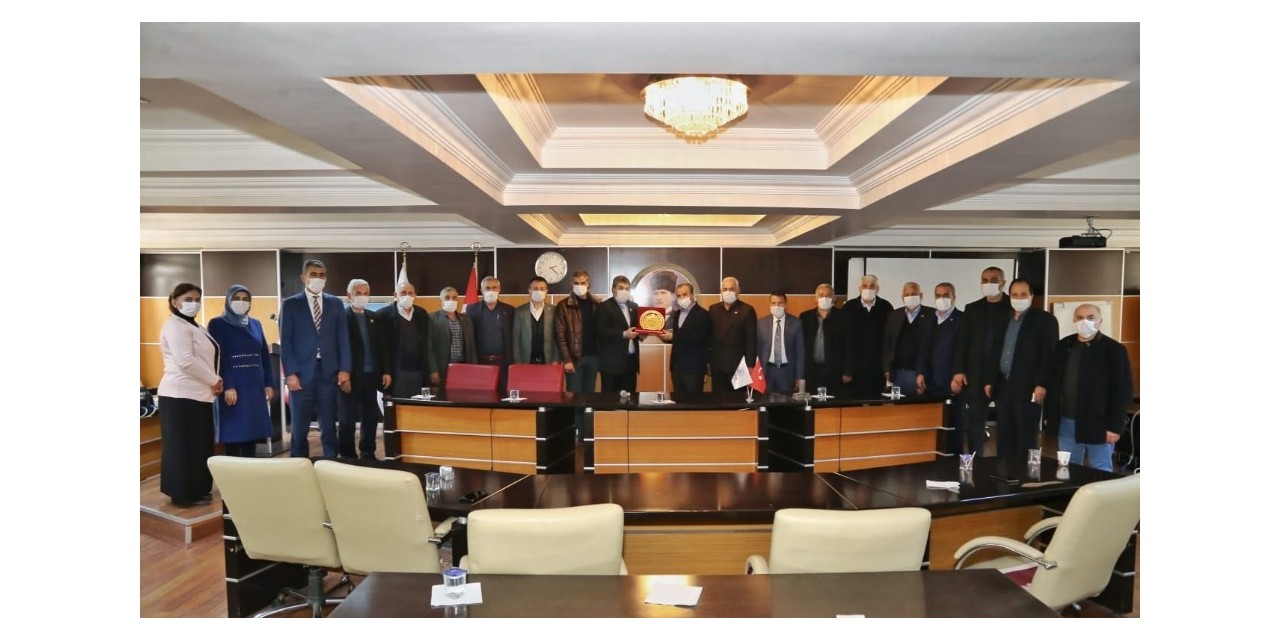 Muhtarlardan Başkan Kılınç’a ‘teşekkür’ Plaketi
