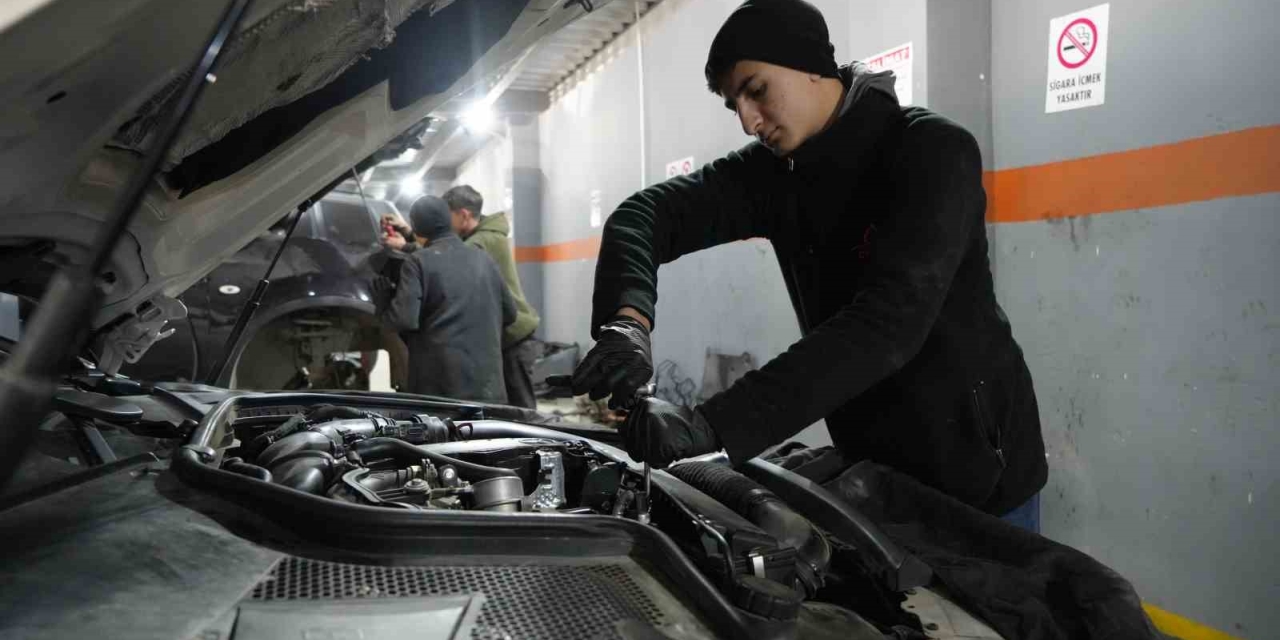 Kar Yağışı Sonrası Kışlık Araç Bakım Yoğunluğu Arttı