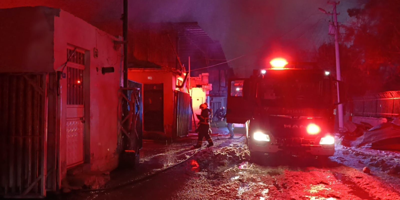 Şanlıurfa’da Oduncular Pazarında Yangın