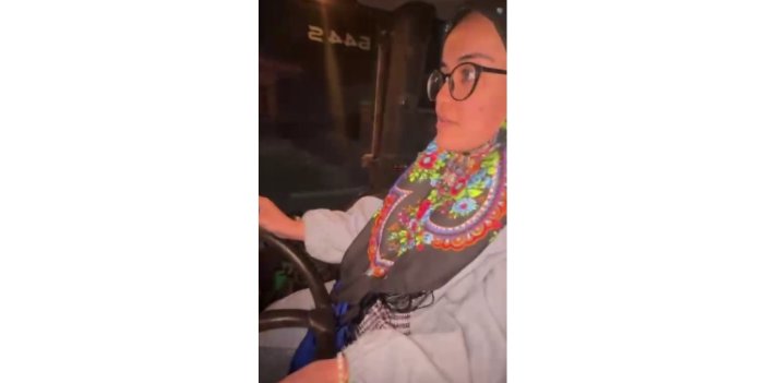 Zana Öğretmen Kepçeyle Okulunun Bahçesini Kendisi Temizledi