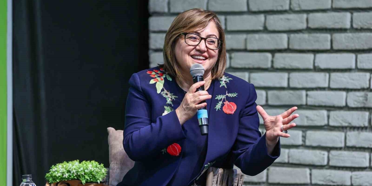 Fatma Şahin Zirveyi Bırakmadı