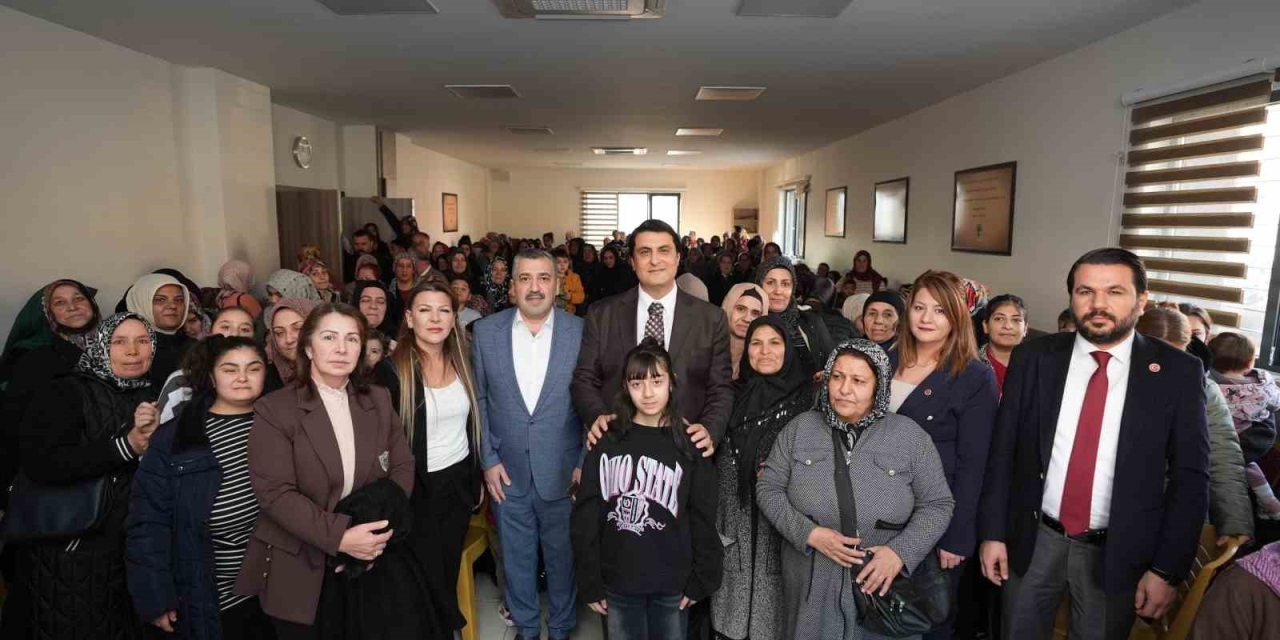 Yılmaz Karşıyaka’da Kadınlarla Buluştu