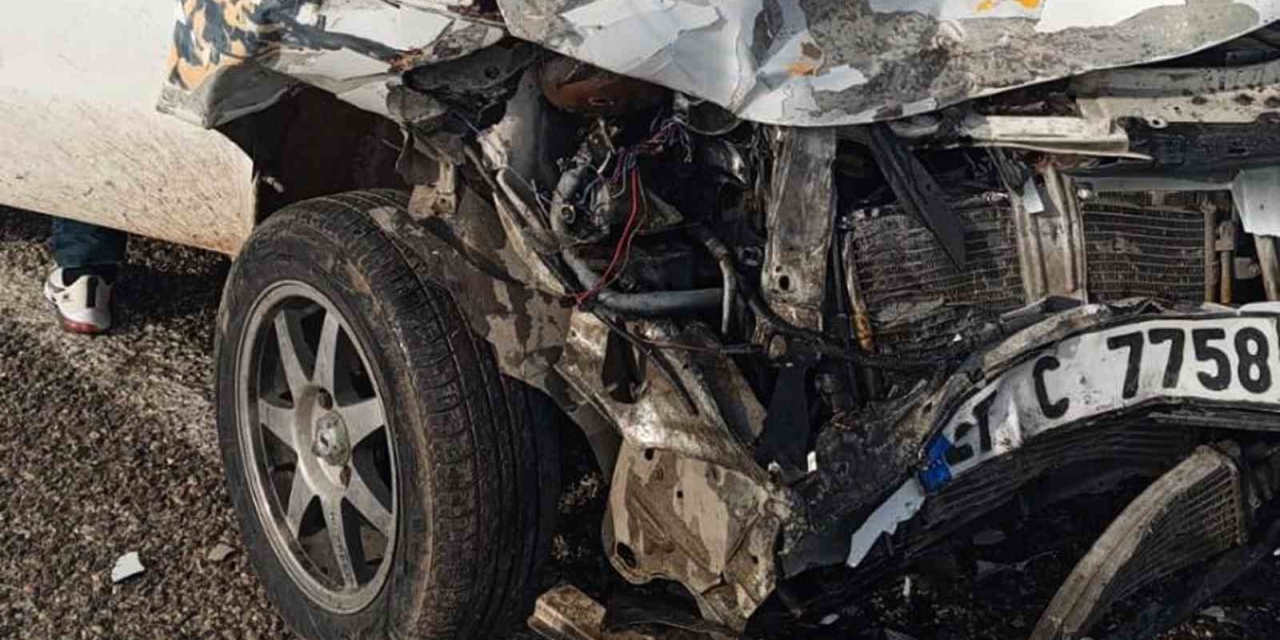 Araban’da Otomobil İle Kamyonet Çarpıştı: 2 Yaralı