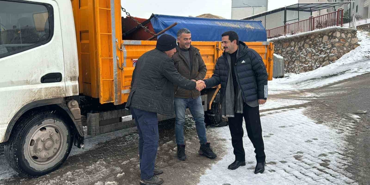 Başkan Taşkın, Karla Mücadele Çalışmalarını Sahada İnceledi