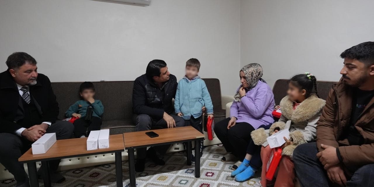 Yılmaz’dan Evi Yanan Kömek Ailesine Anlamlı Ziyaret