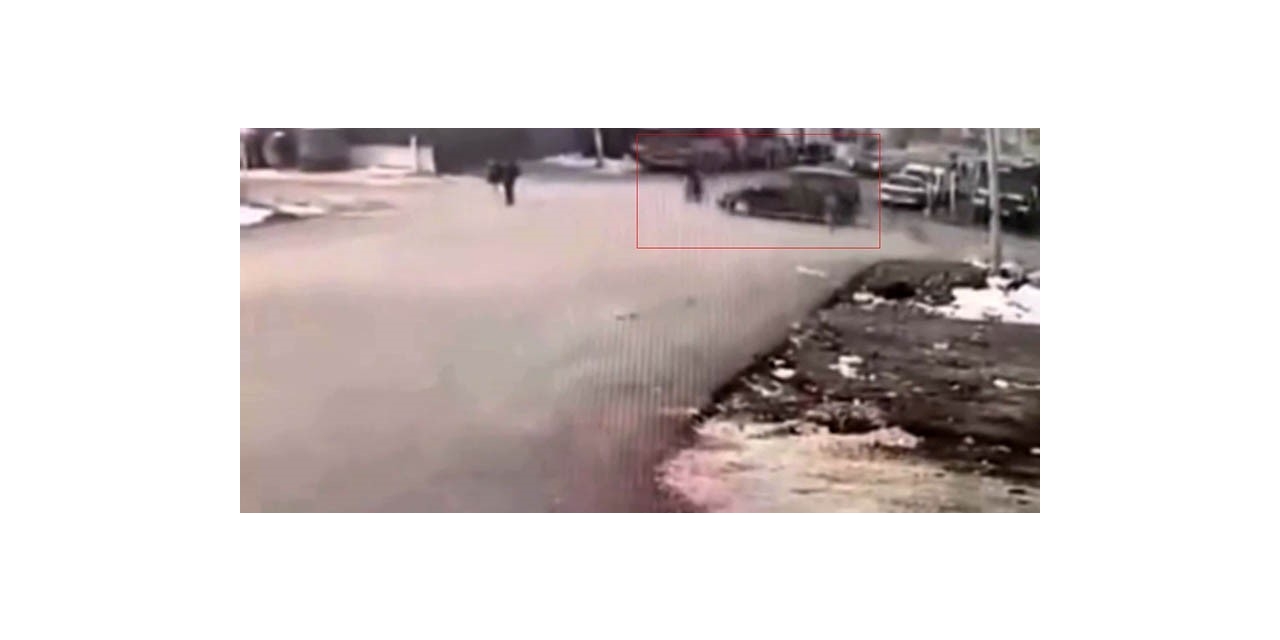 Gaziantep’te İlginç Kaza: Hafif Ticari Araç Motosiklete, Motosiklet Yayaya Çarptı