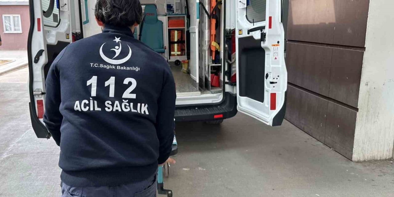 Ehliyetsiz Ve Alkolü Sürücü Ters Şeride Girerek Kaza Yaptı: 2 Yaralı