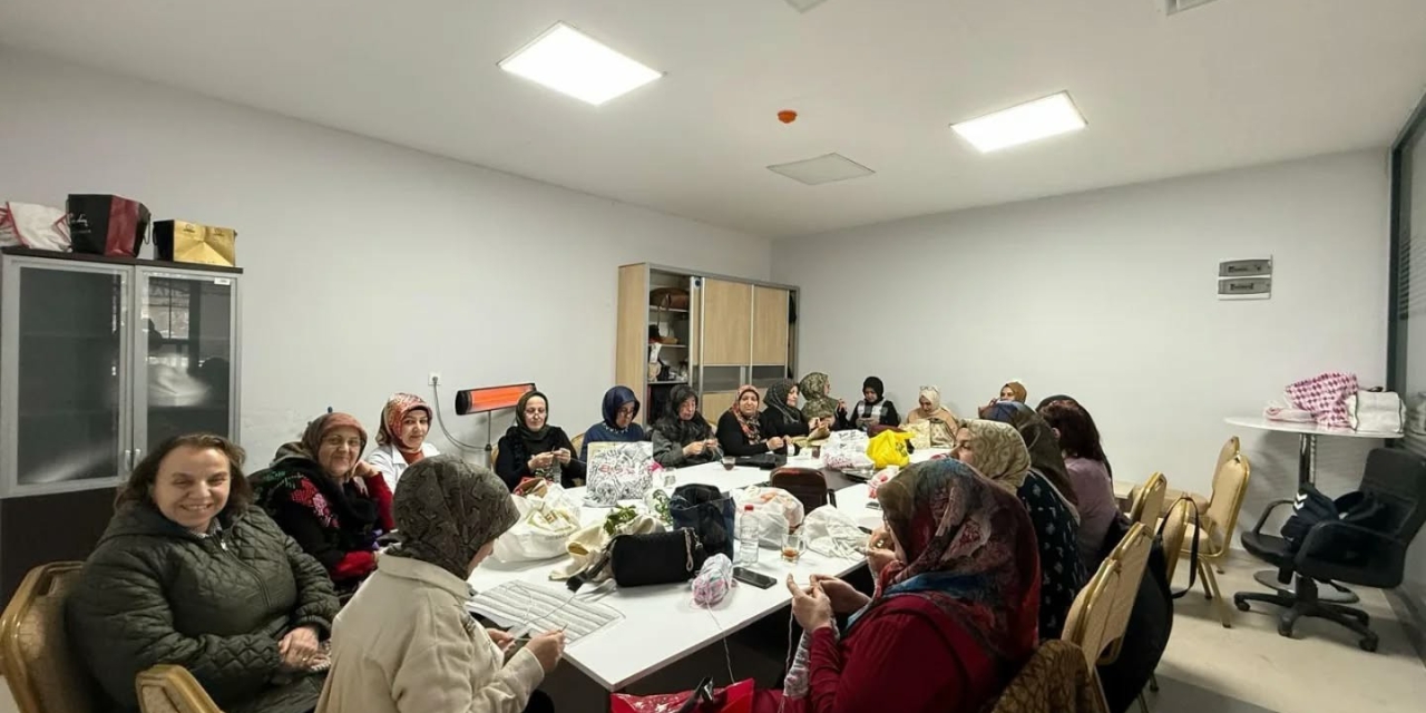 Yeşilyurt Belediyesi "el Sanatları Kursları" Kış Günlerinin Vazgeçilmezi Oldu