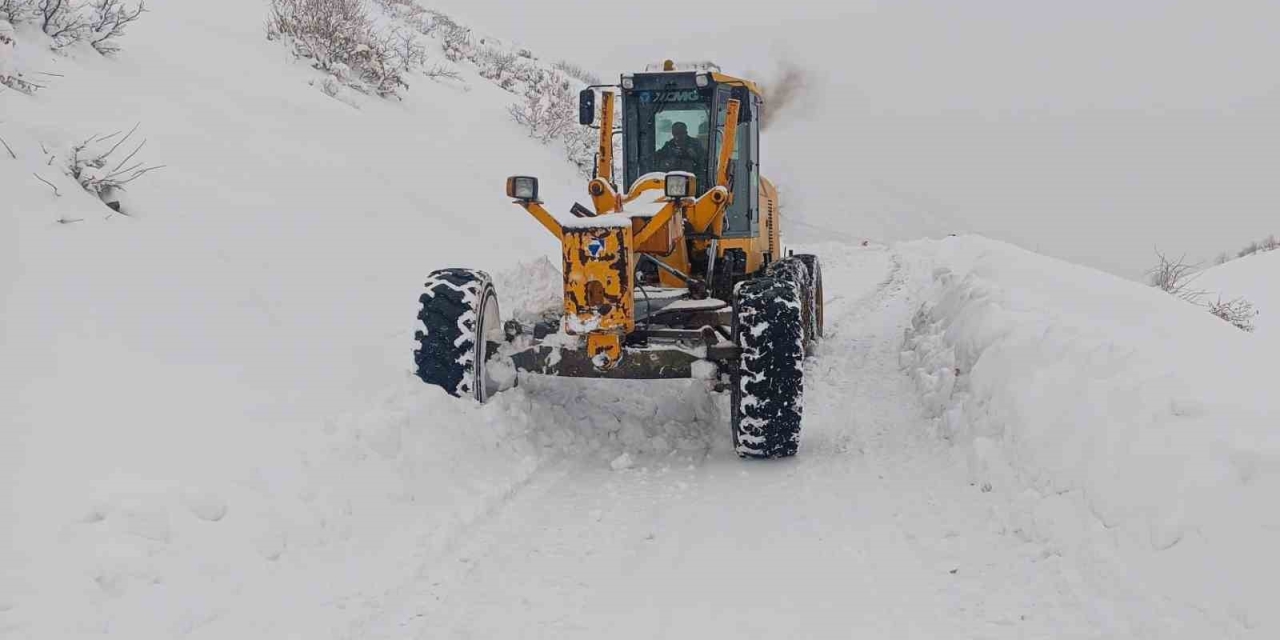 Diyarbakır’da, 6 İlçede 319 Kilometrelik Kırsal Mahalle Yolu Ulaşıma Açıldı
