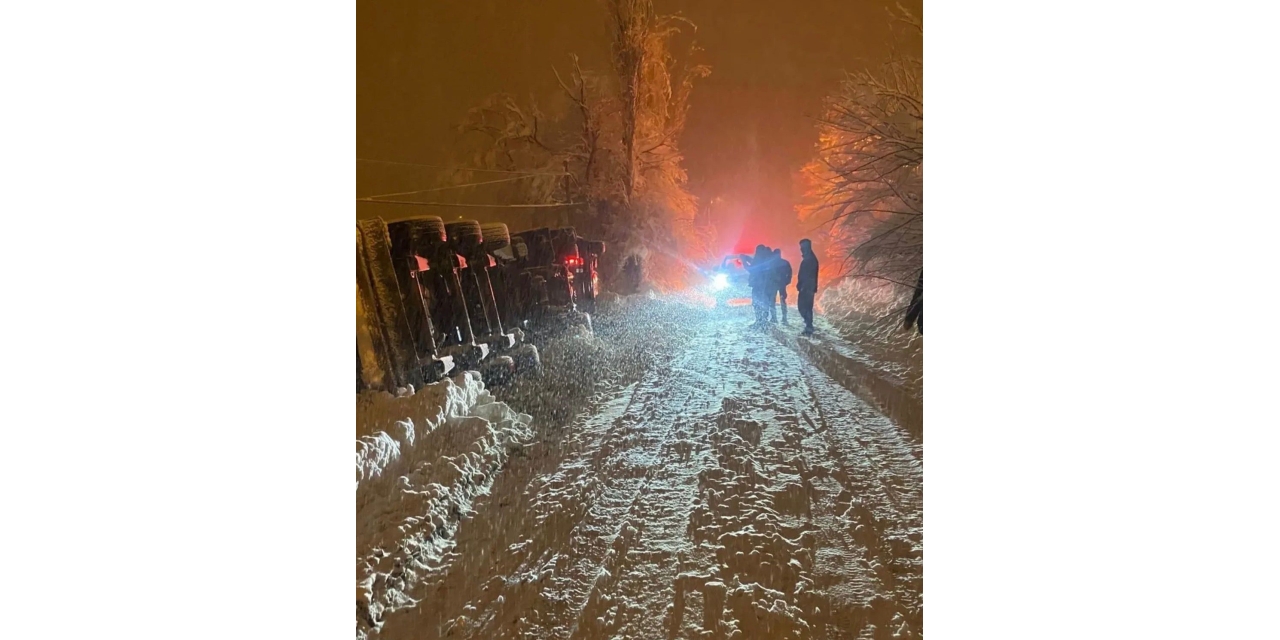 Karda Kayan Cng Tankeri Devrildi