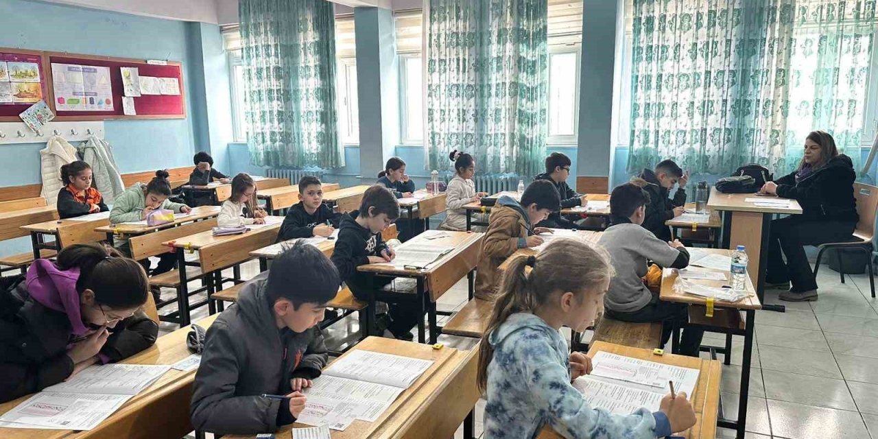 Oku Kitabını Al Armağanını Yarışmasının Finali Gerçekleştirildi