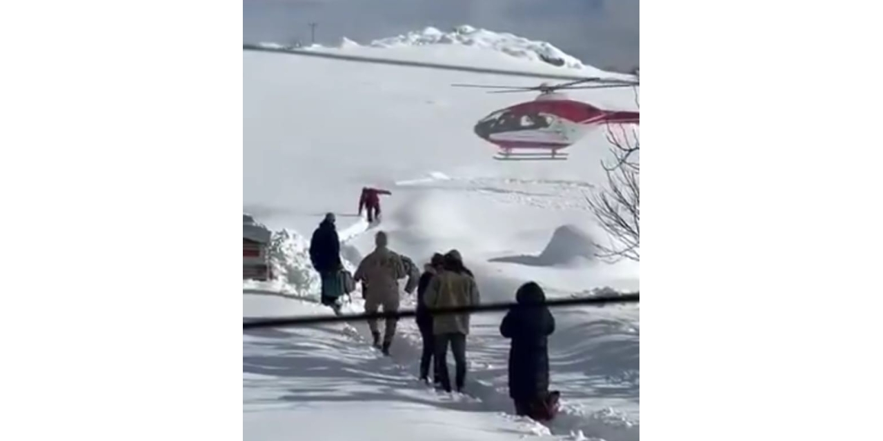 Yolu Kapalı Mahallede Hastalanan Bebek, Helikopterle Hastaneye Ulaştırıldı