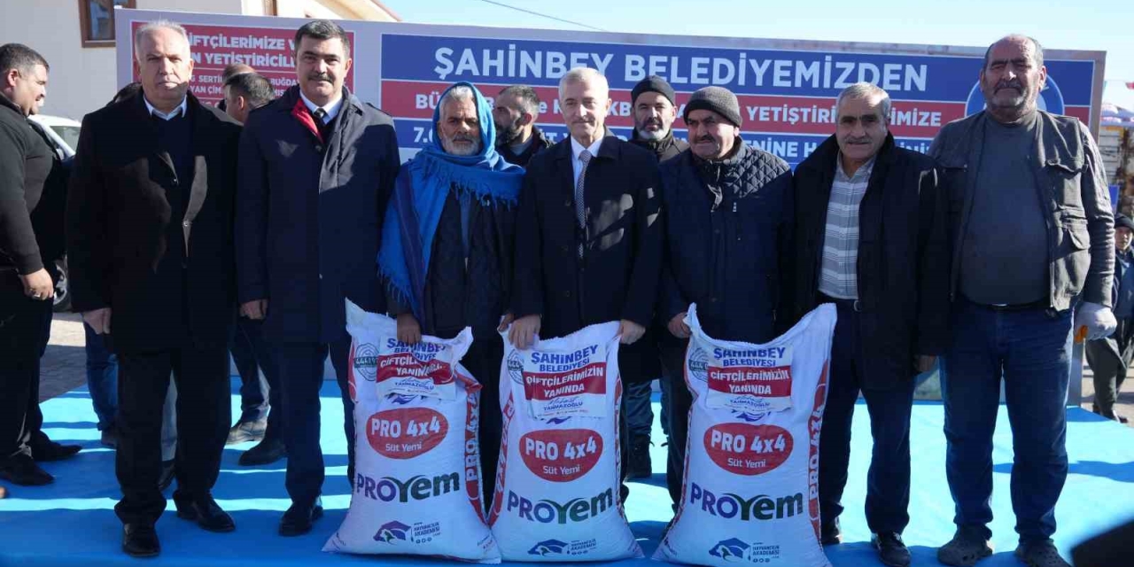 Şahinbey Belediyesinden Hayvan Yetiştiricilerine 7 Bin Ton Yem Desteği