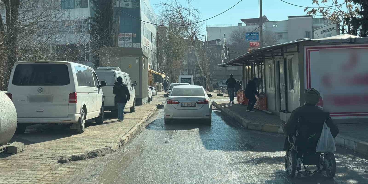 Kaldırım İşgalleri Pes Dedirtiyor