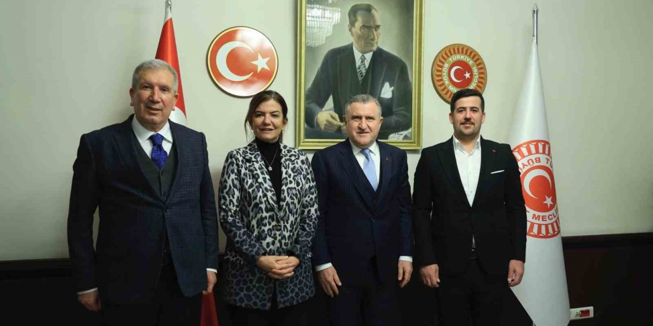 Çüngüş’e Yarı Olimpik Yüzme Havuzu