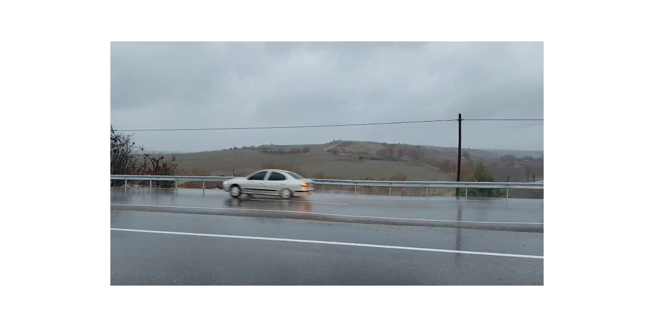 Yeni Yapılan Yolda Yaşanan Çökme Kazalara Daveti Çıkarıyor