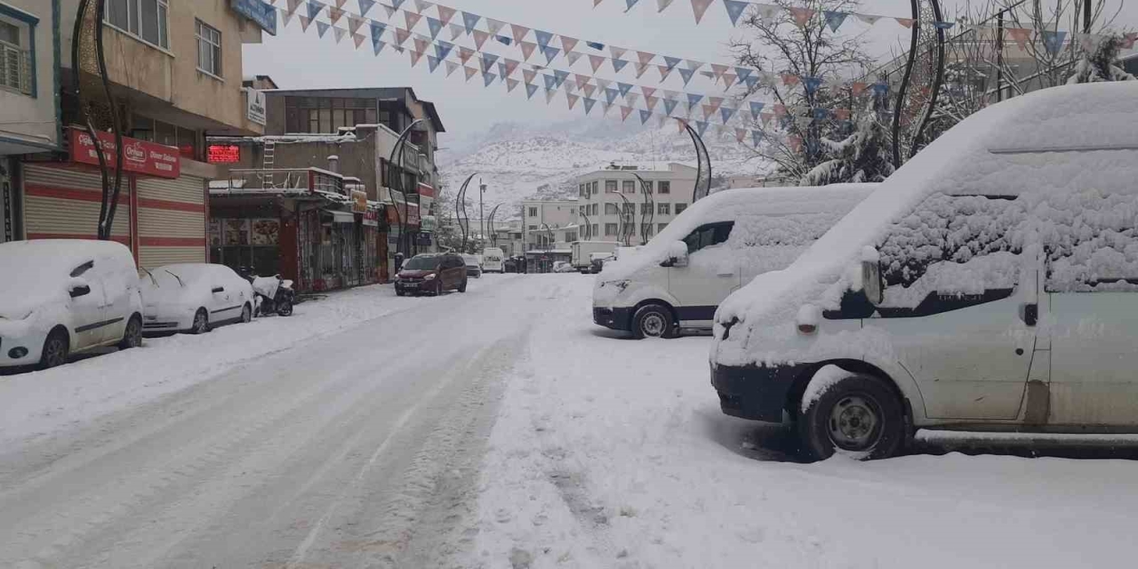 Çermik Beyaza Büründü