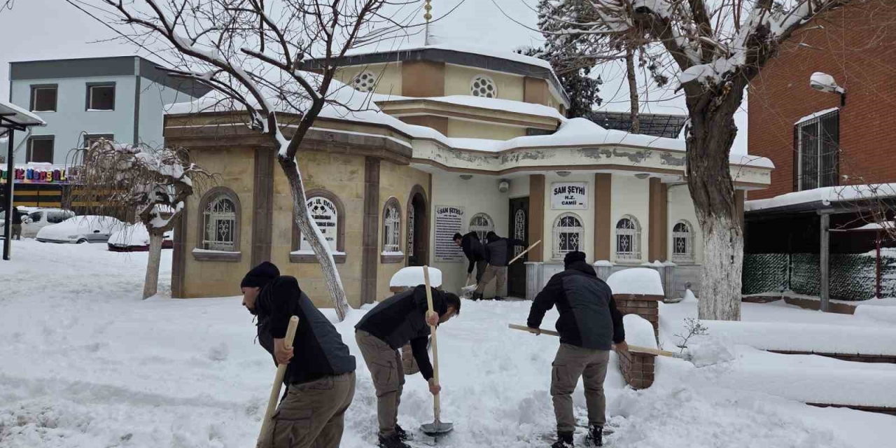Şehitkamil’de Camiler İbadete Hazır