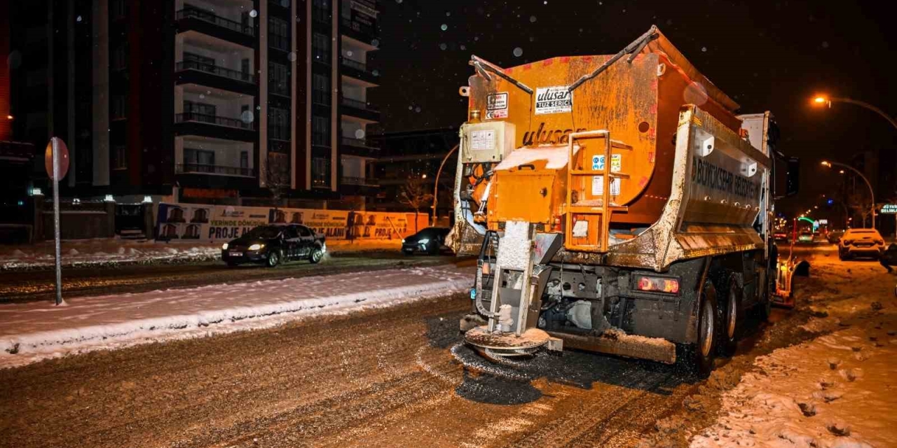 Malatya Büyükşehir Belediyesi Karla Mücadelede 7/24 Sahada