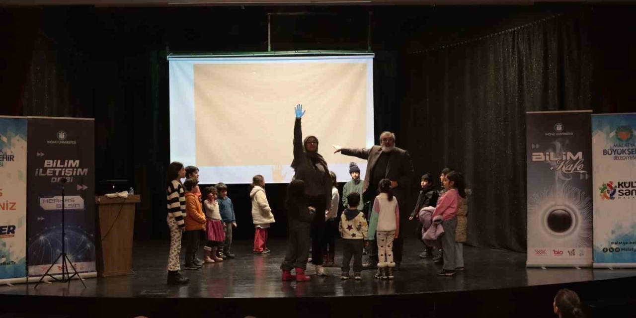 İnönü Üniversitesi’nden Üç Kuşağı Bir Araya Getiren Bilim Kafe Etkinliği